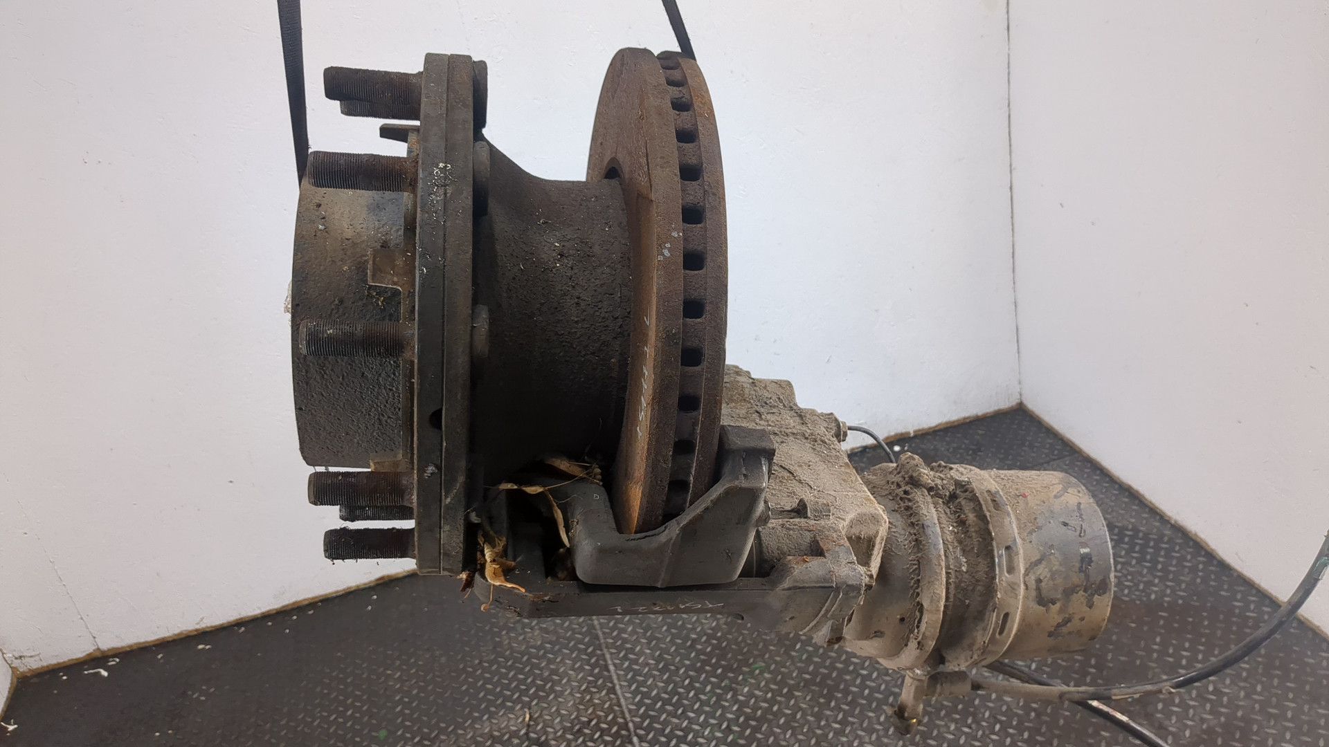 Кулак поворотный задний левый