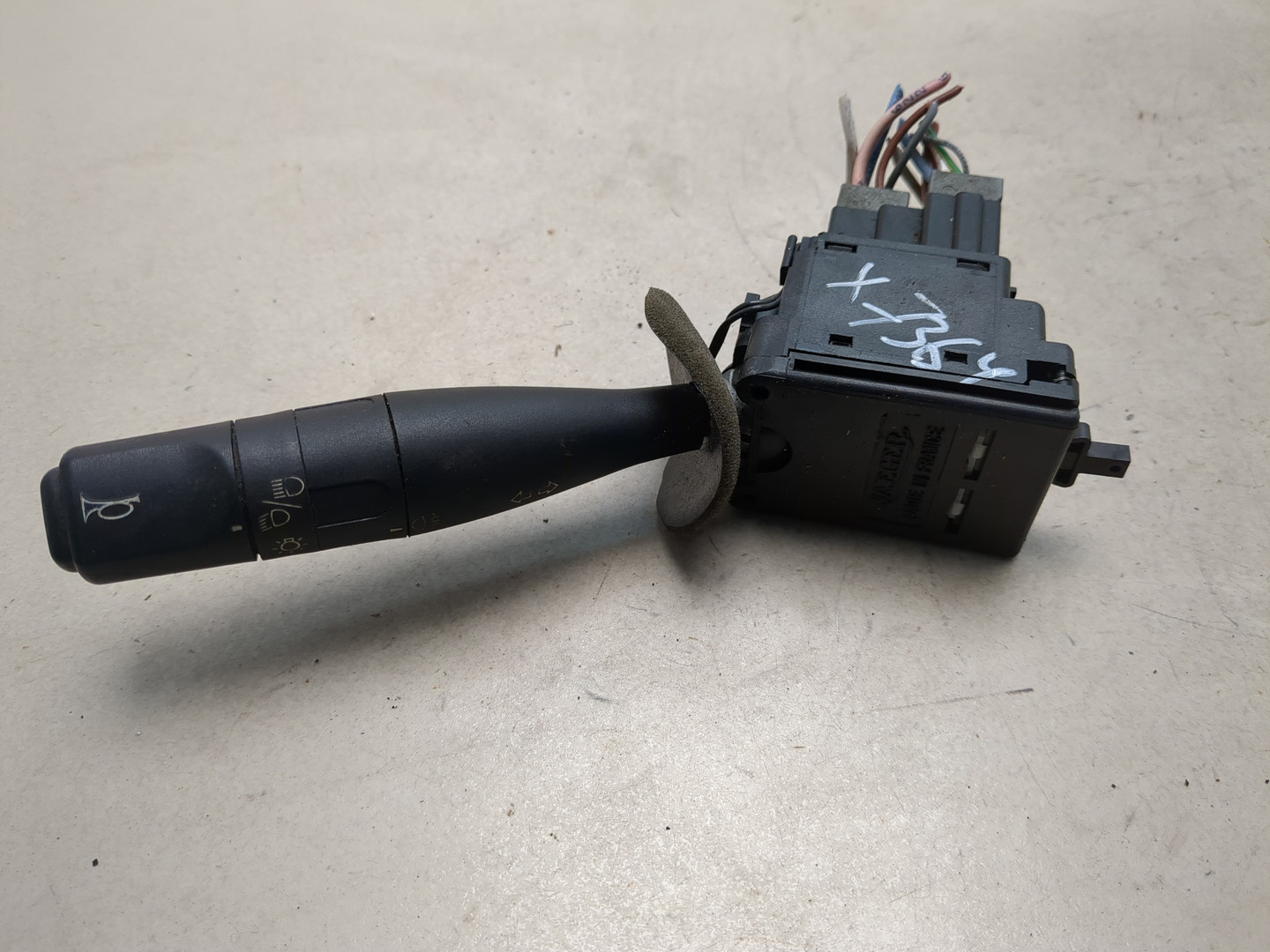 Переключатель поворотов подрулевой