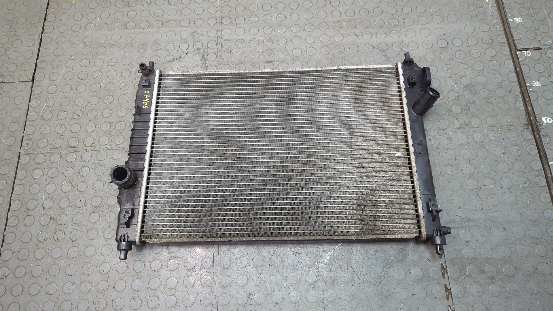 Радиатор охлаждения двигателя основной