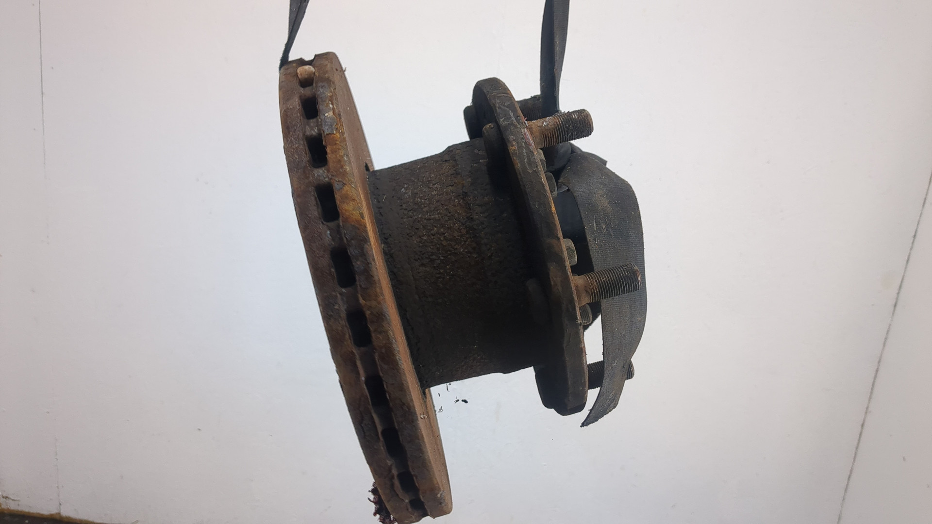 Кулак поворотный задний правый