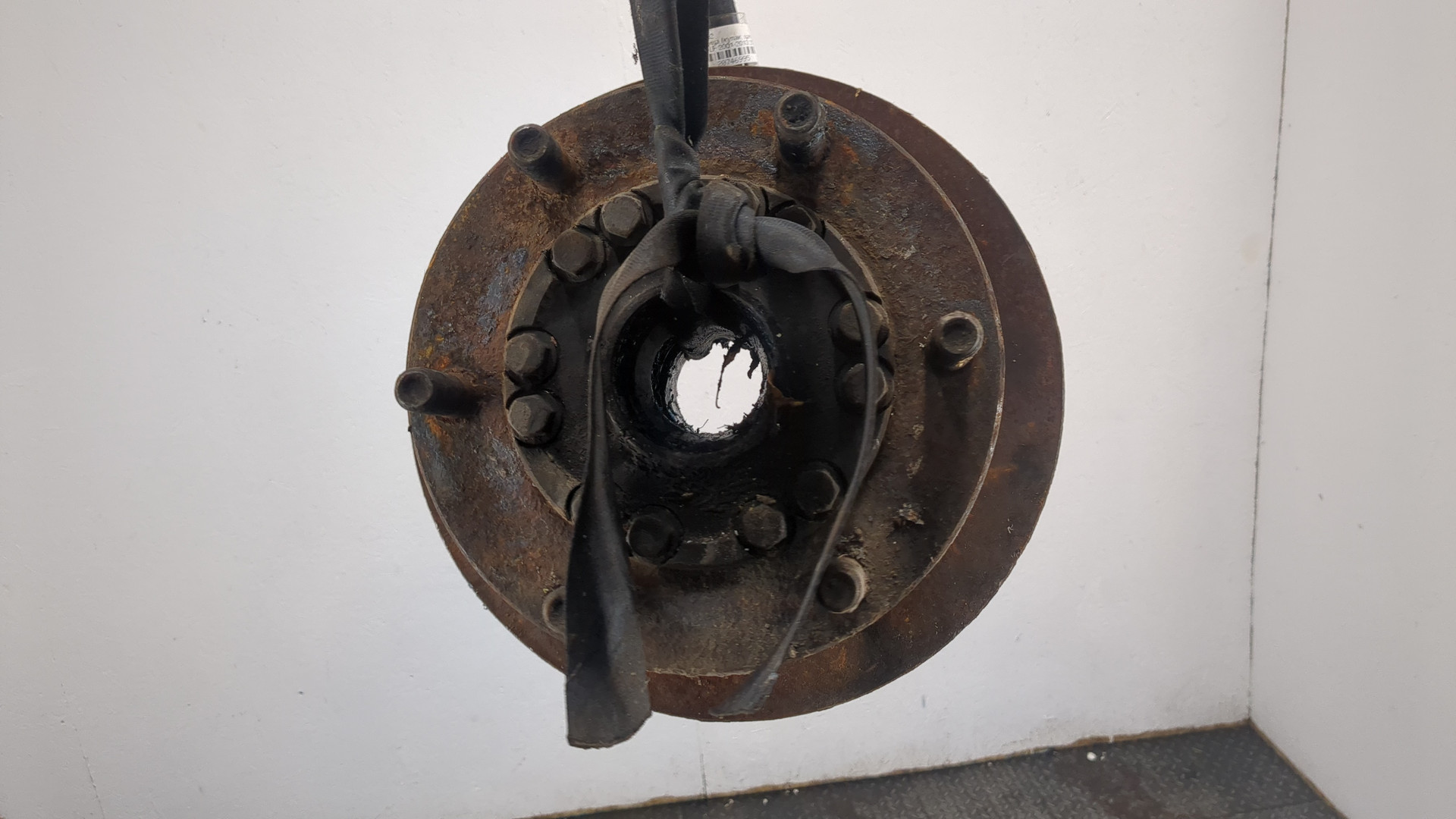 Кулак поворотный задний правый