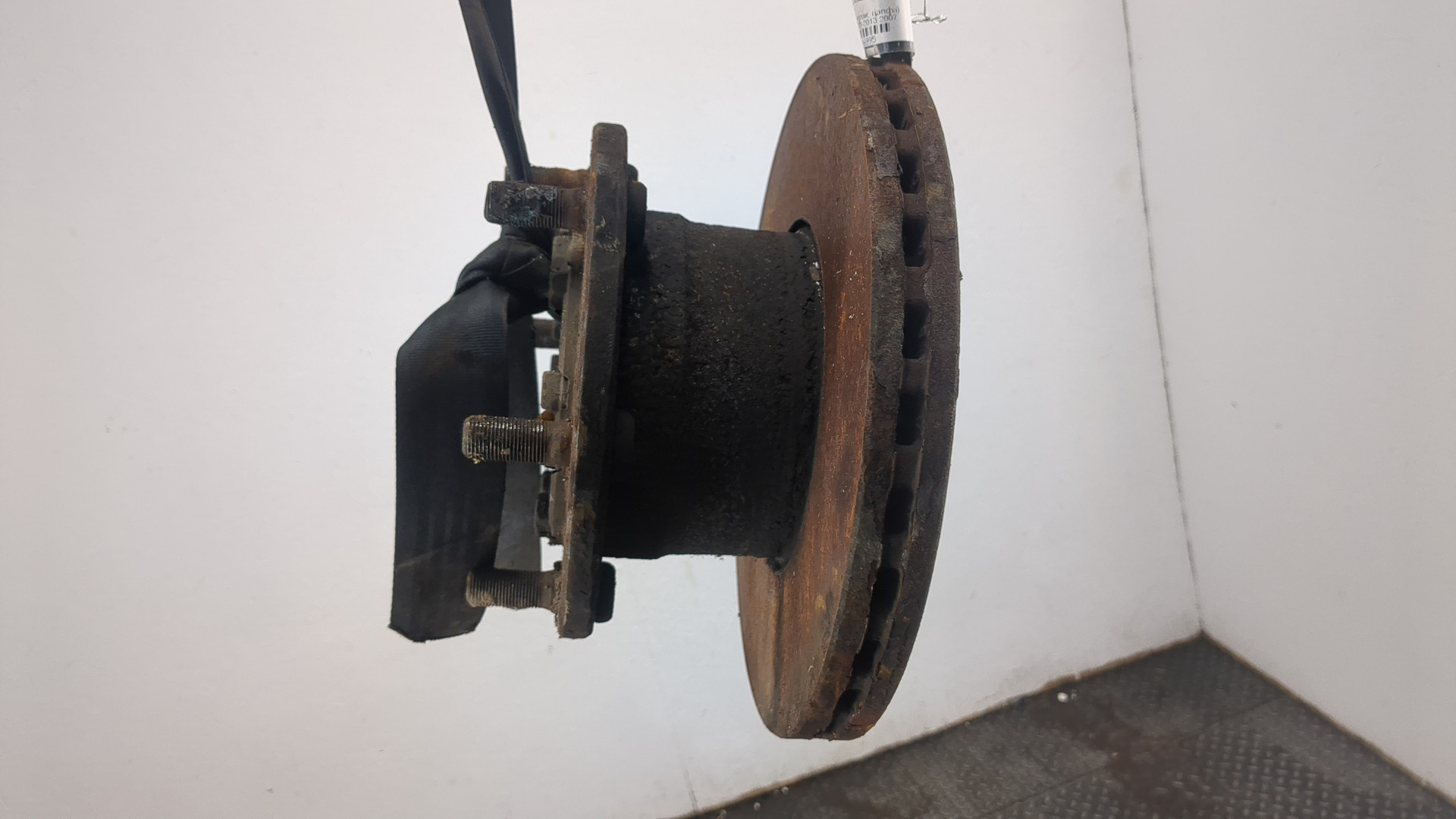 Кулак поворотный задний правый