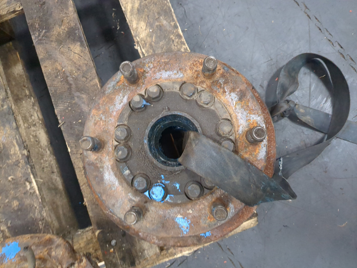 Кулак поворотный задний правый