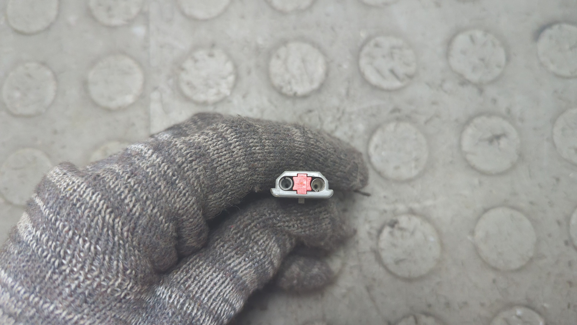 Фонарь подсветки номера