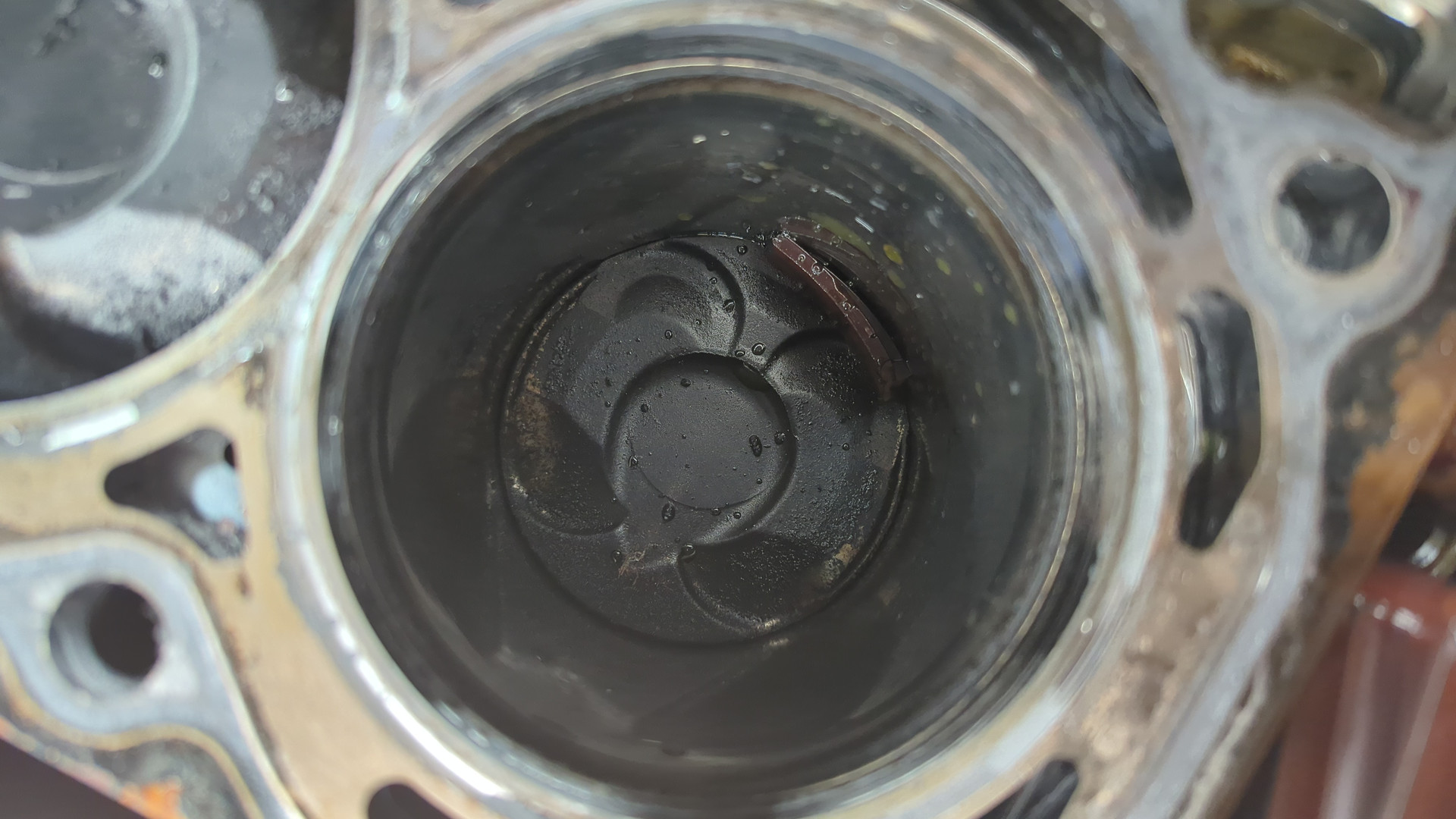 Блок двигателя