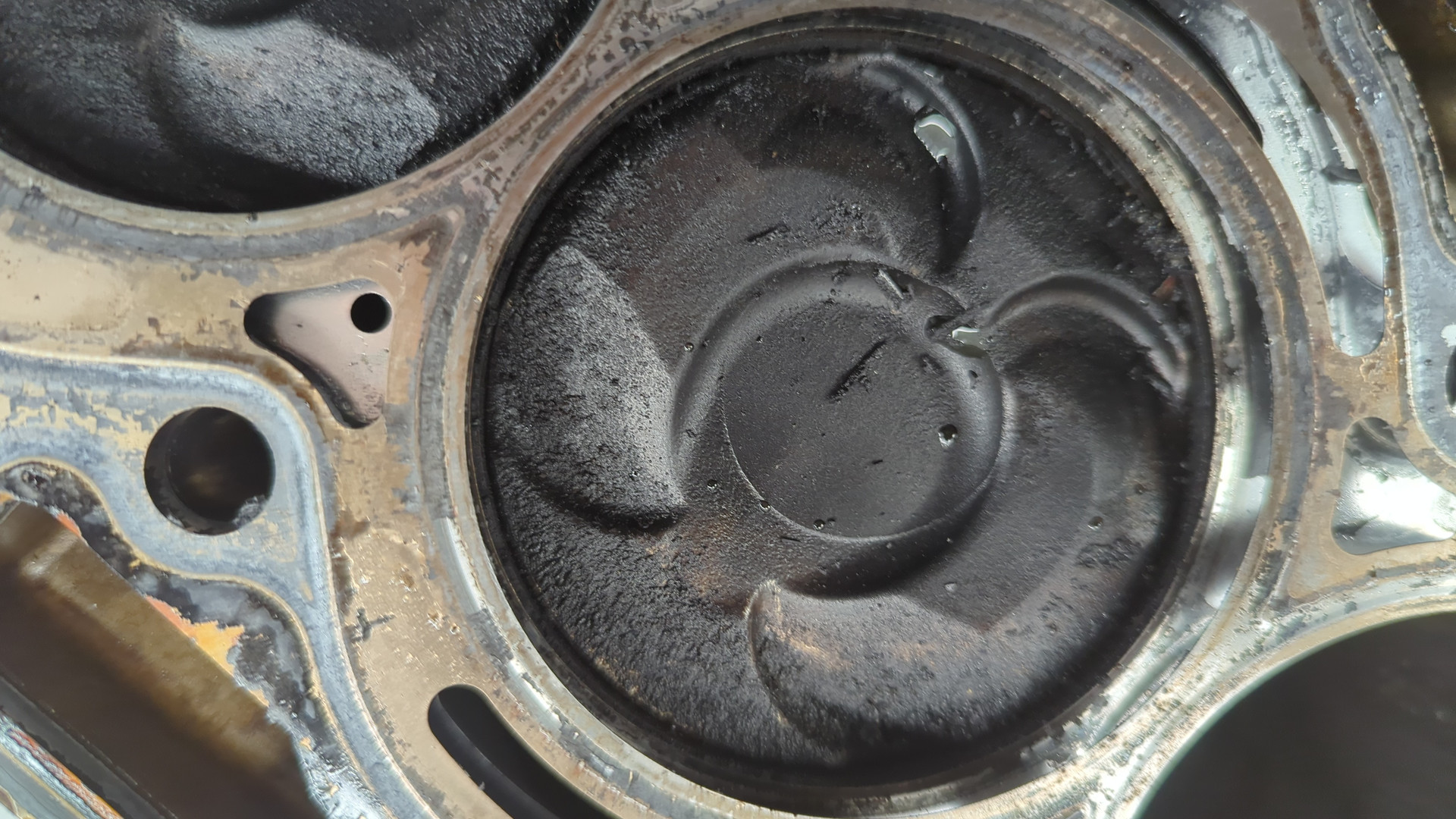 Блок двигателя