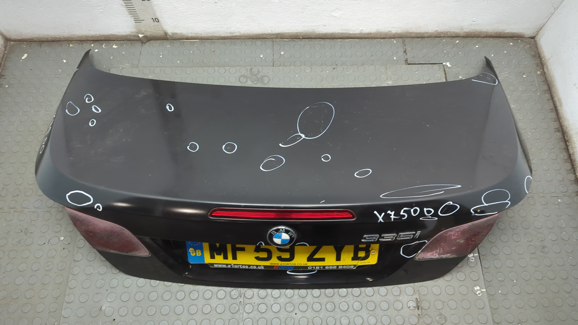 Дверь багажника