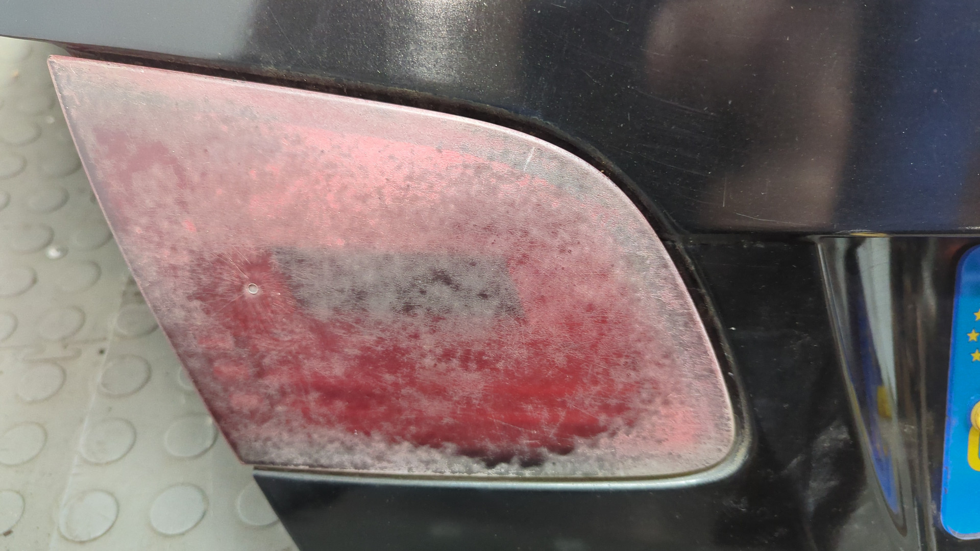 Дверь багажника