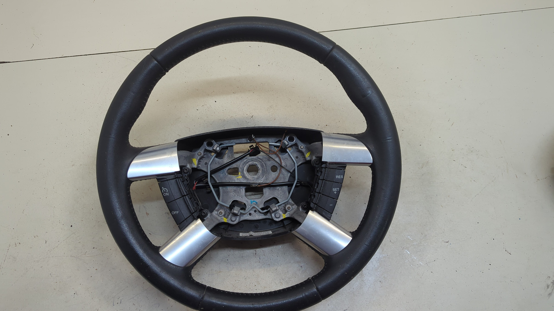 Рулевое колесо (руль)