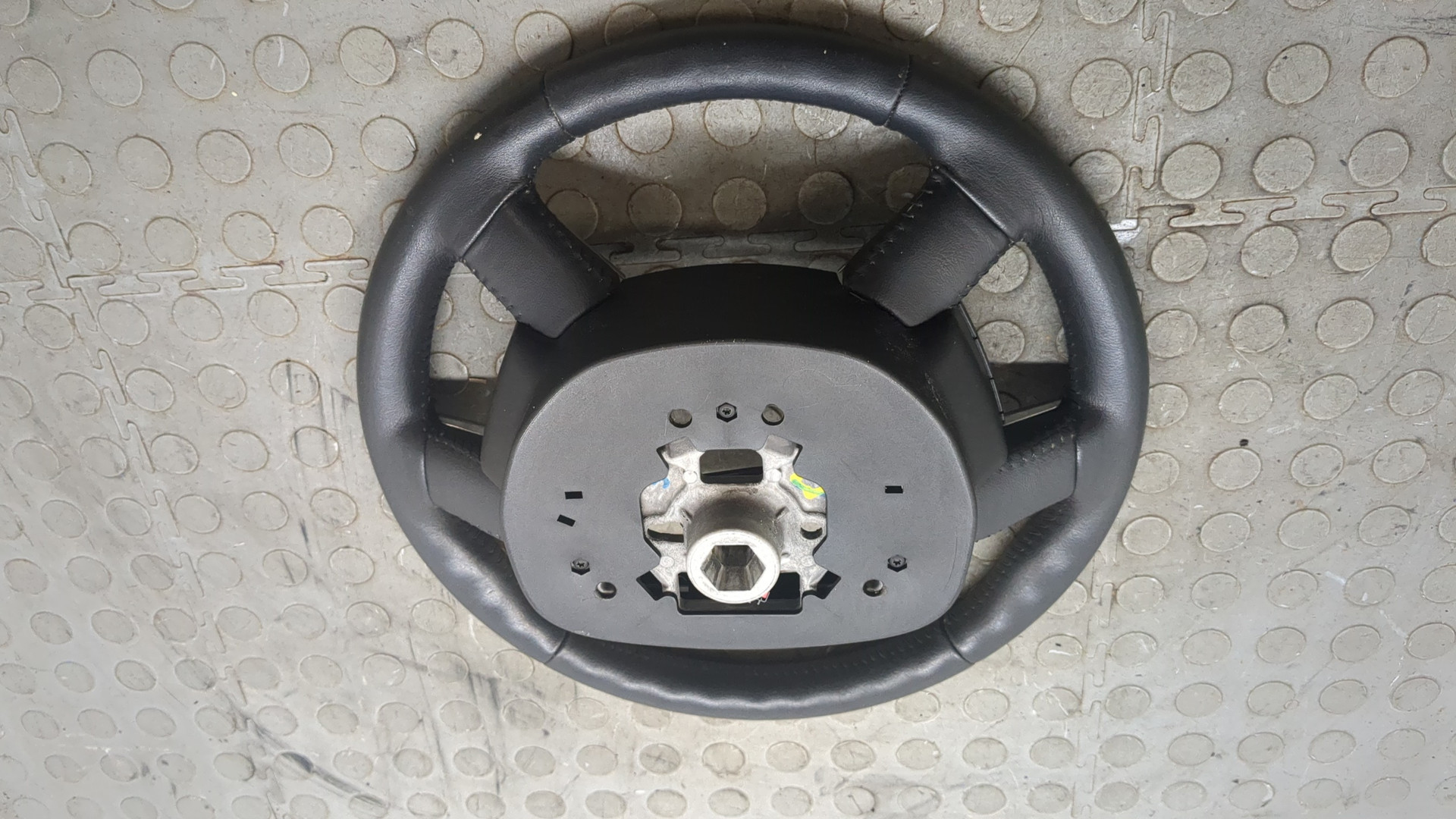 Рулевое колесо (руль)