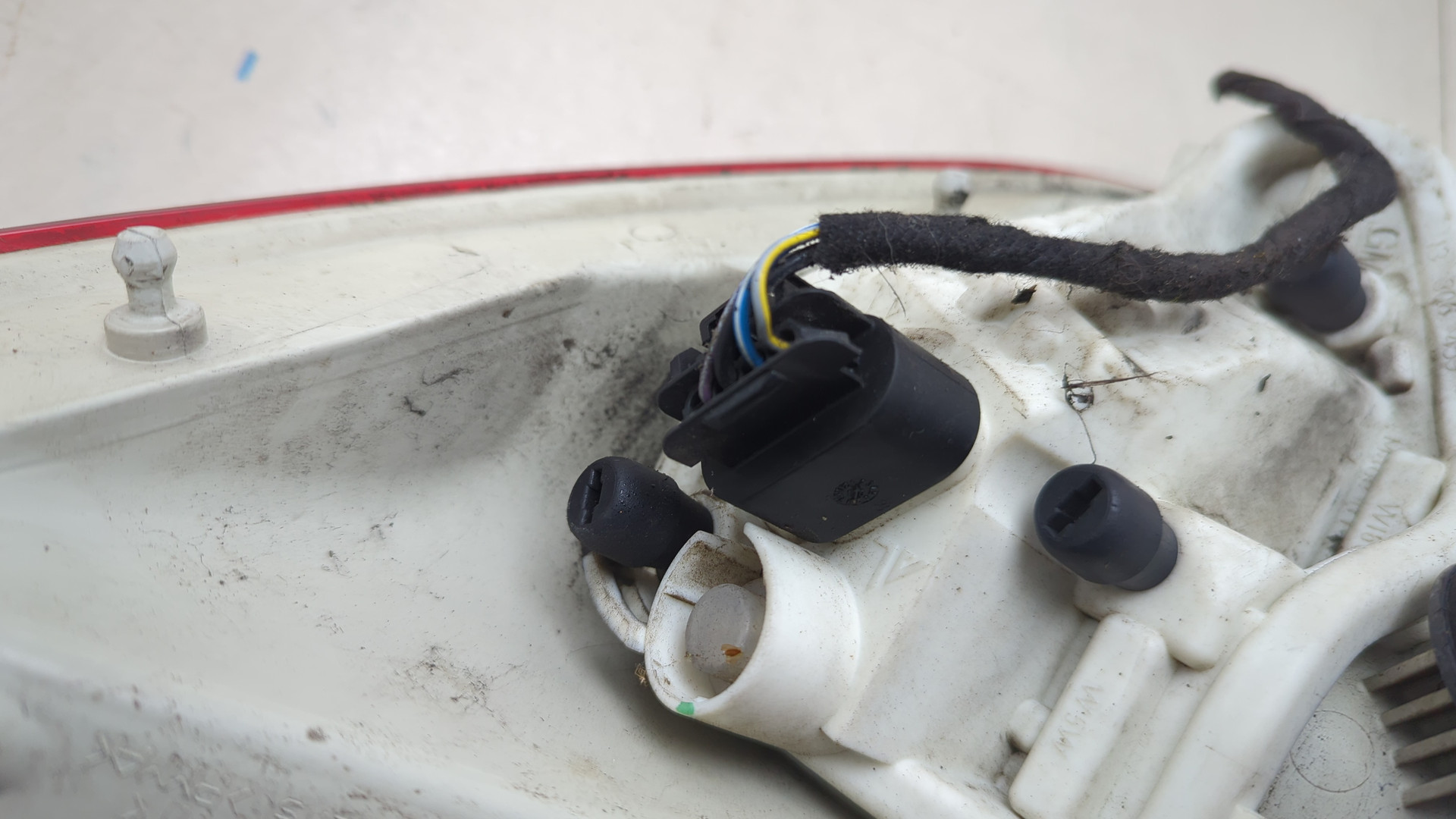 Фонарь задний левый