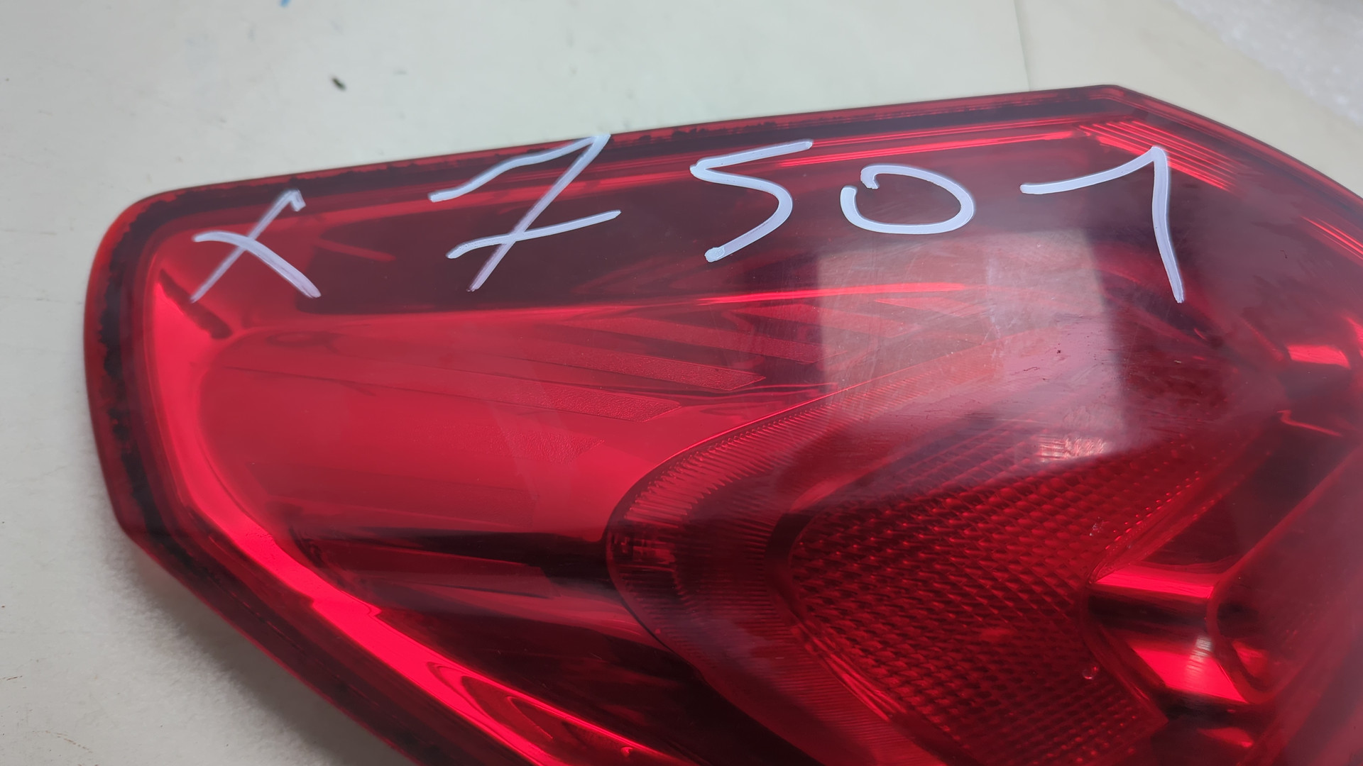 Фонарь задний левый