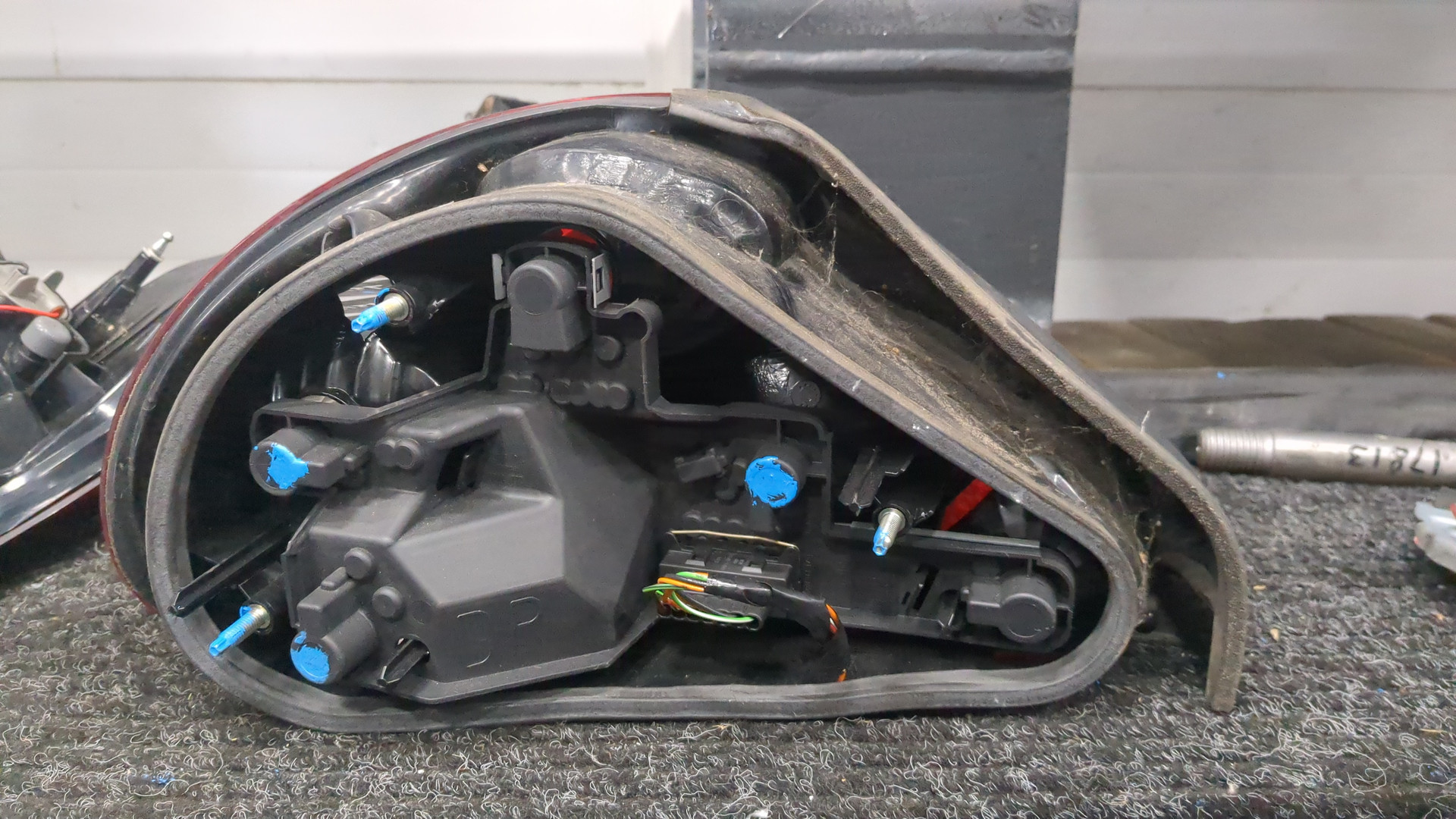 Фонарь задний правый