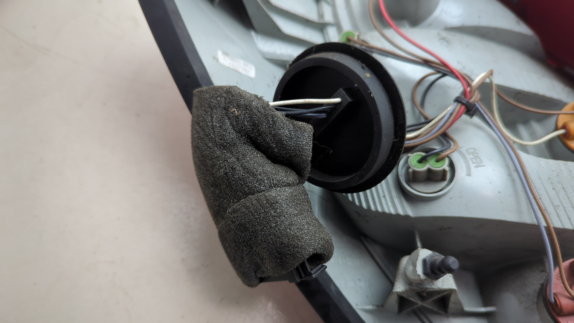 Фонарь задний правый