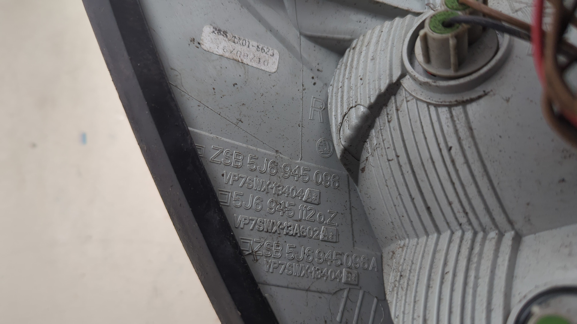 Фонарь задний правый