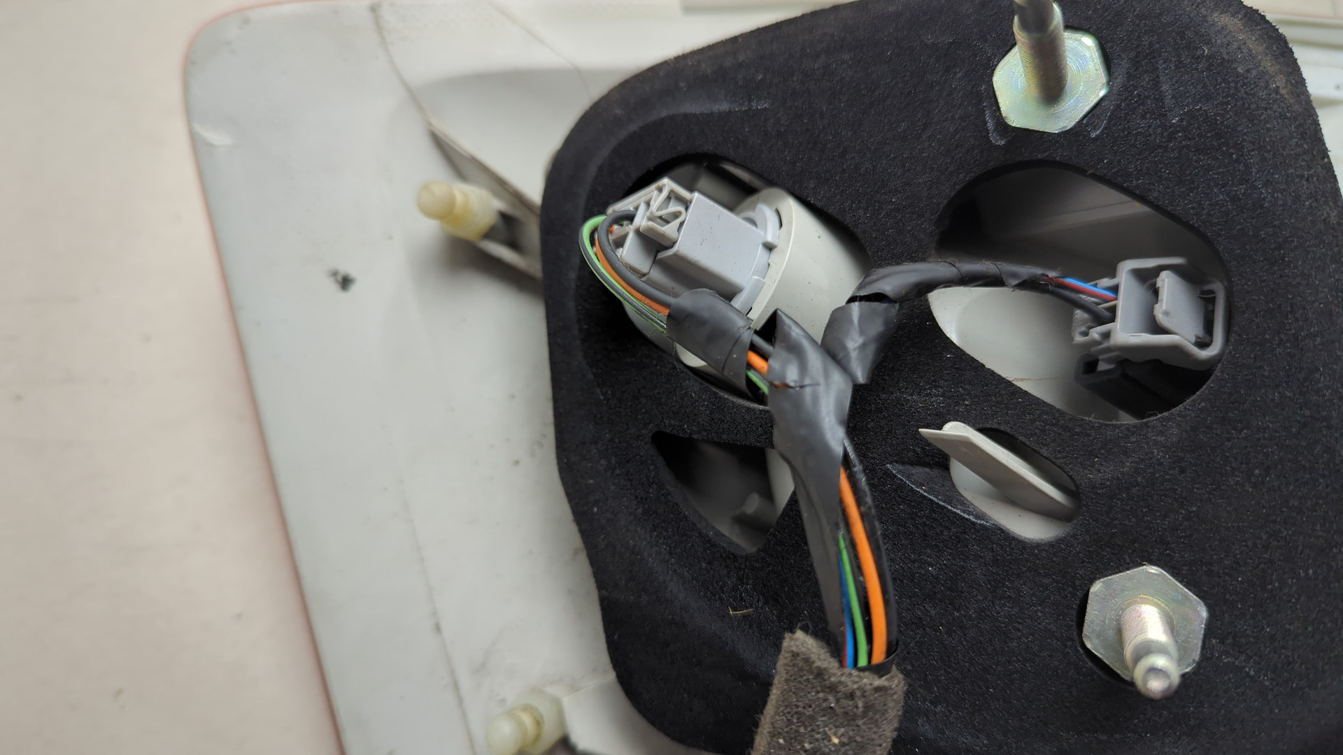 Фонарь задний правый