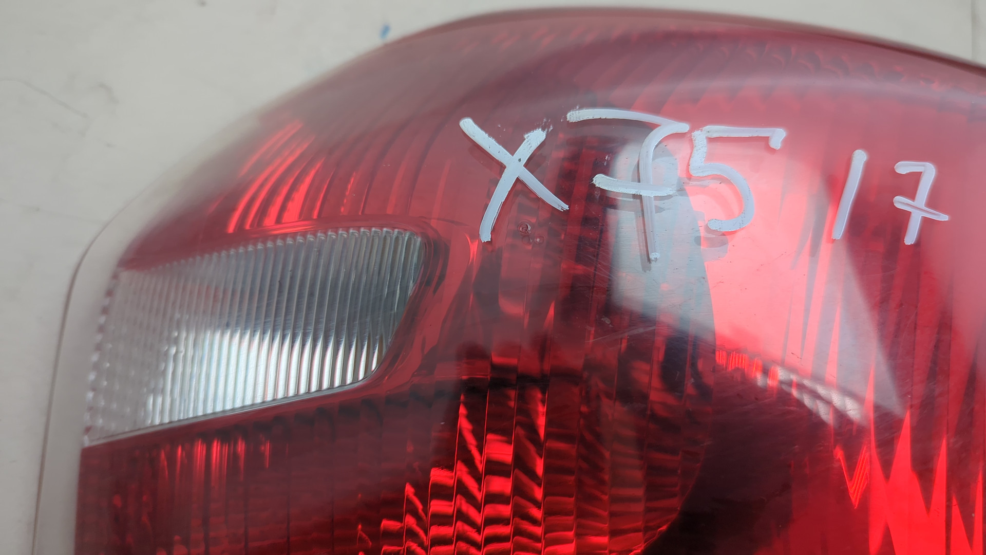 Фонарь задний правый