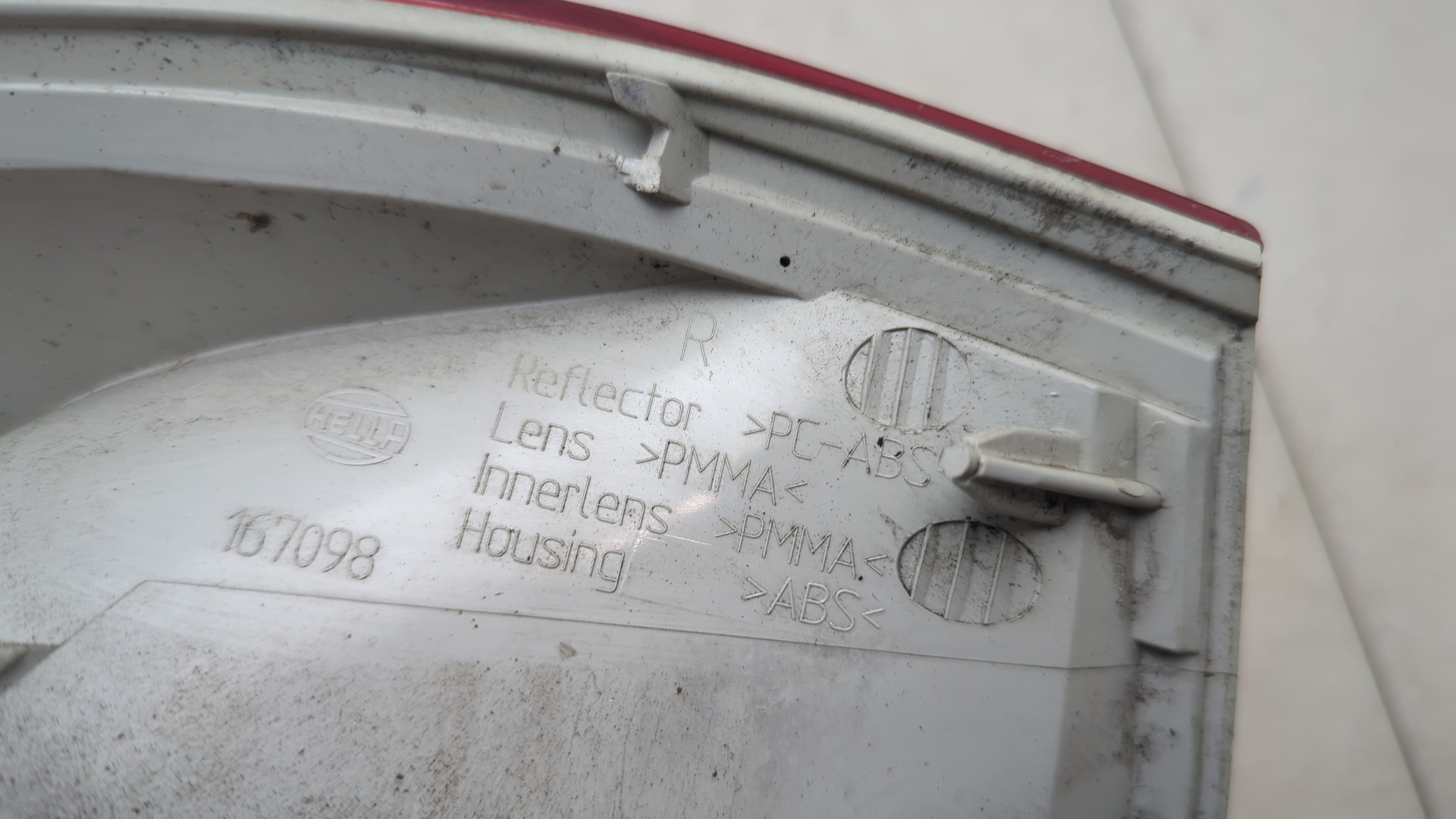 Фонарь задний правый