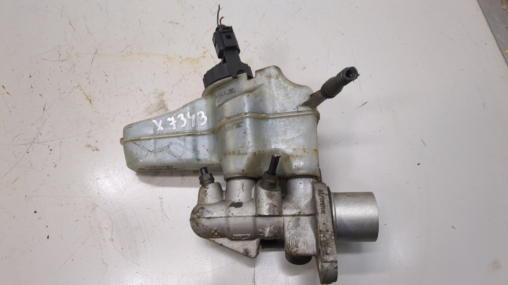 Цилиндр тормозной главный