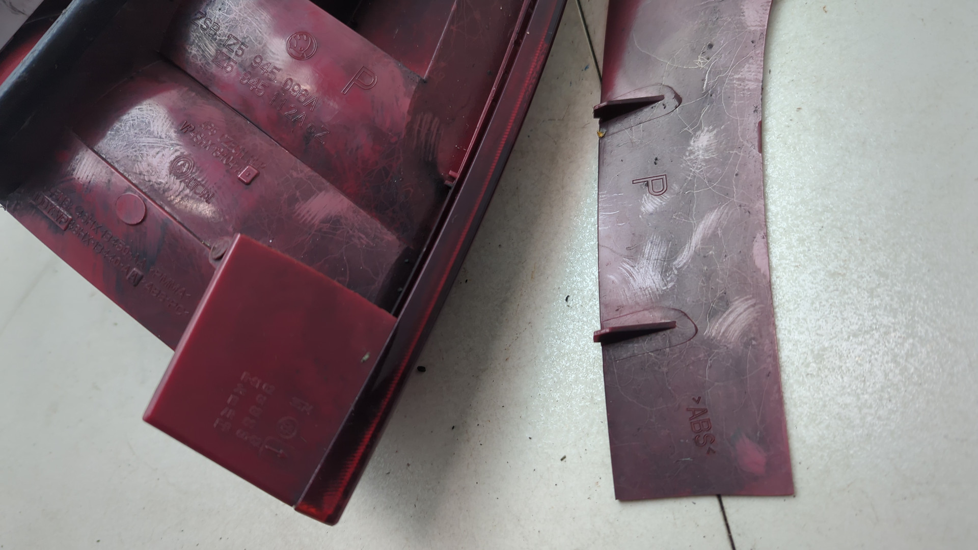 Фонарь задний правый