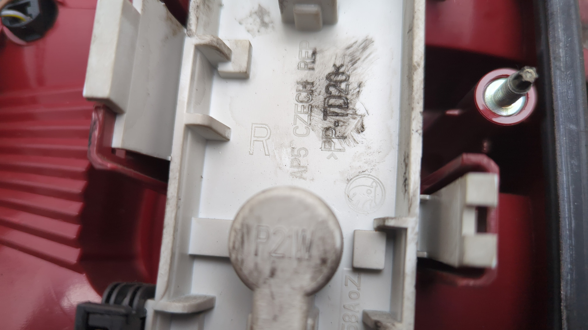 Фонарь задний правый