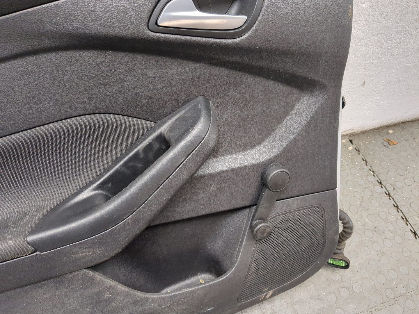 Дверь задняя левая