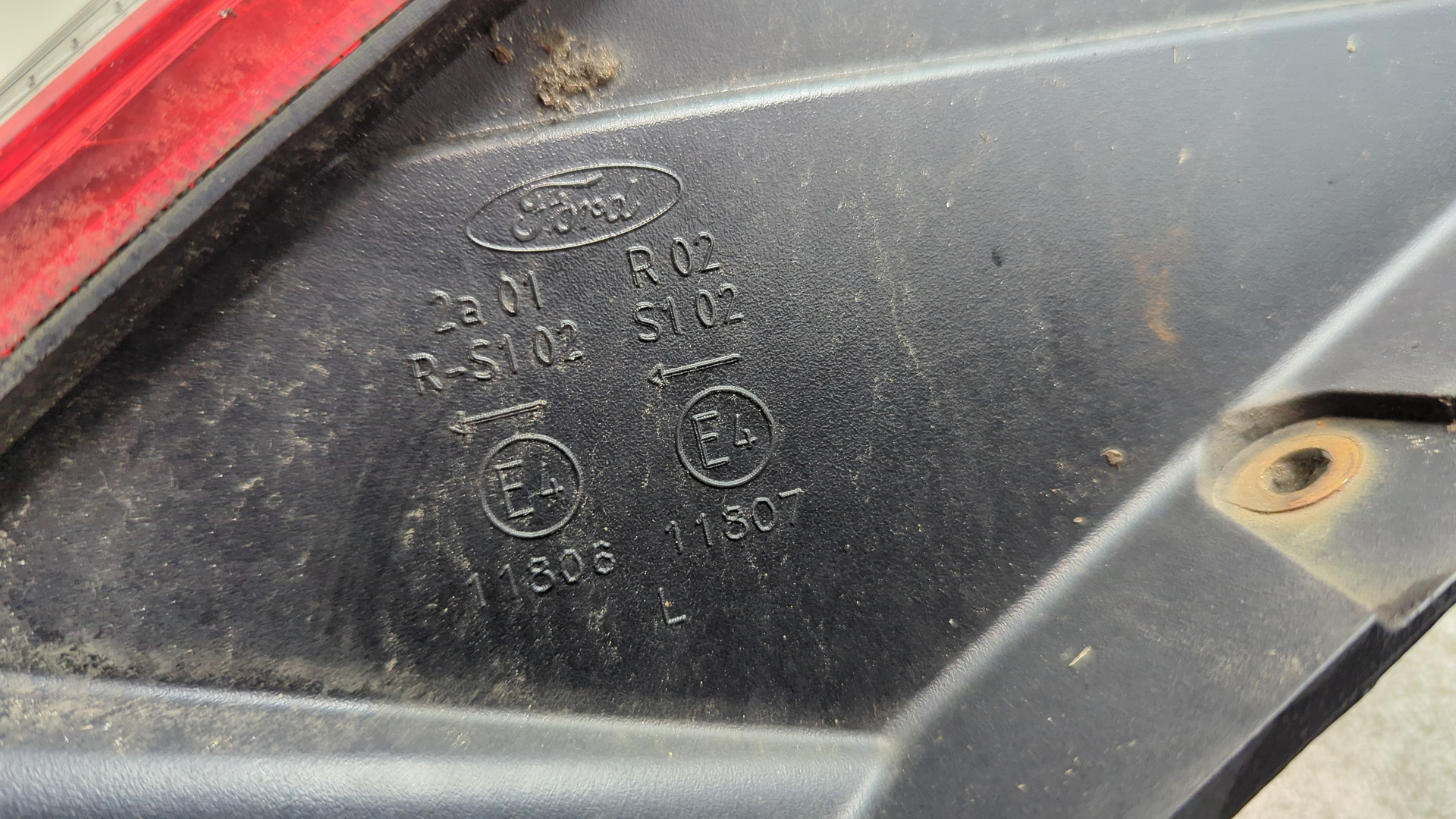 Фонарь задний левый