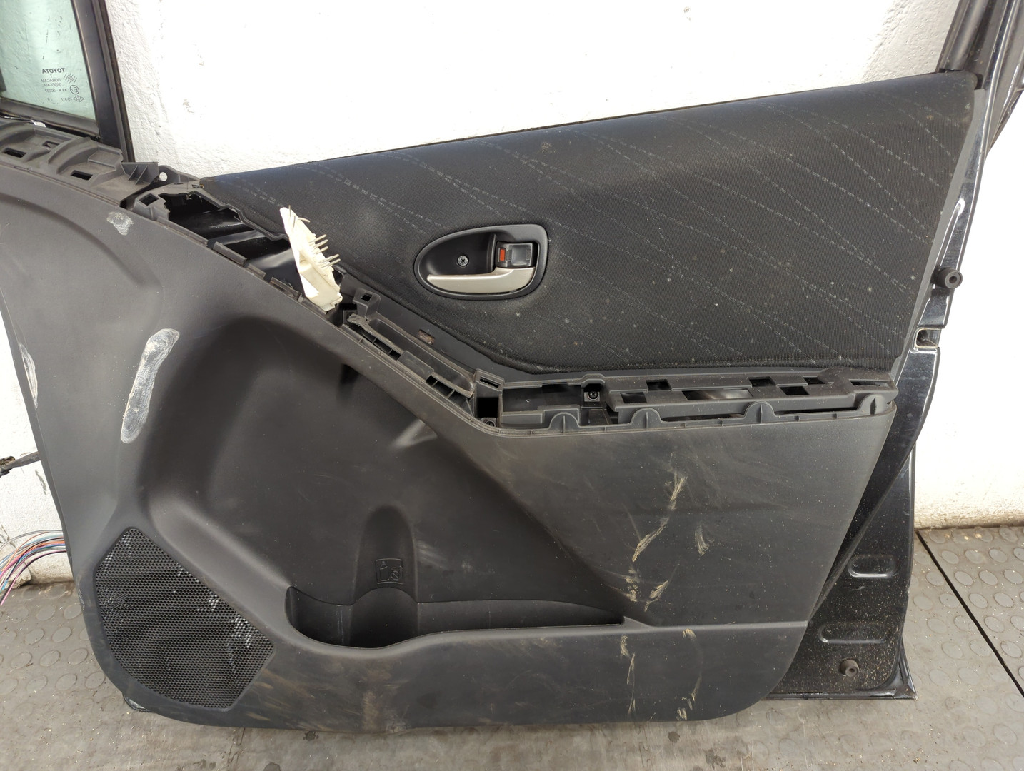 Дверь передняя правая