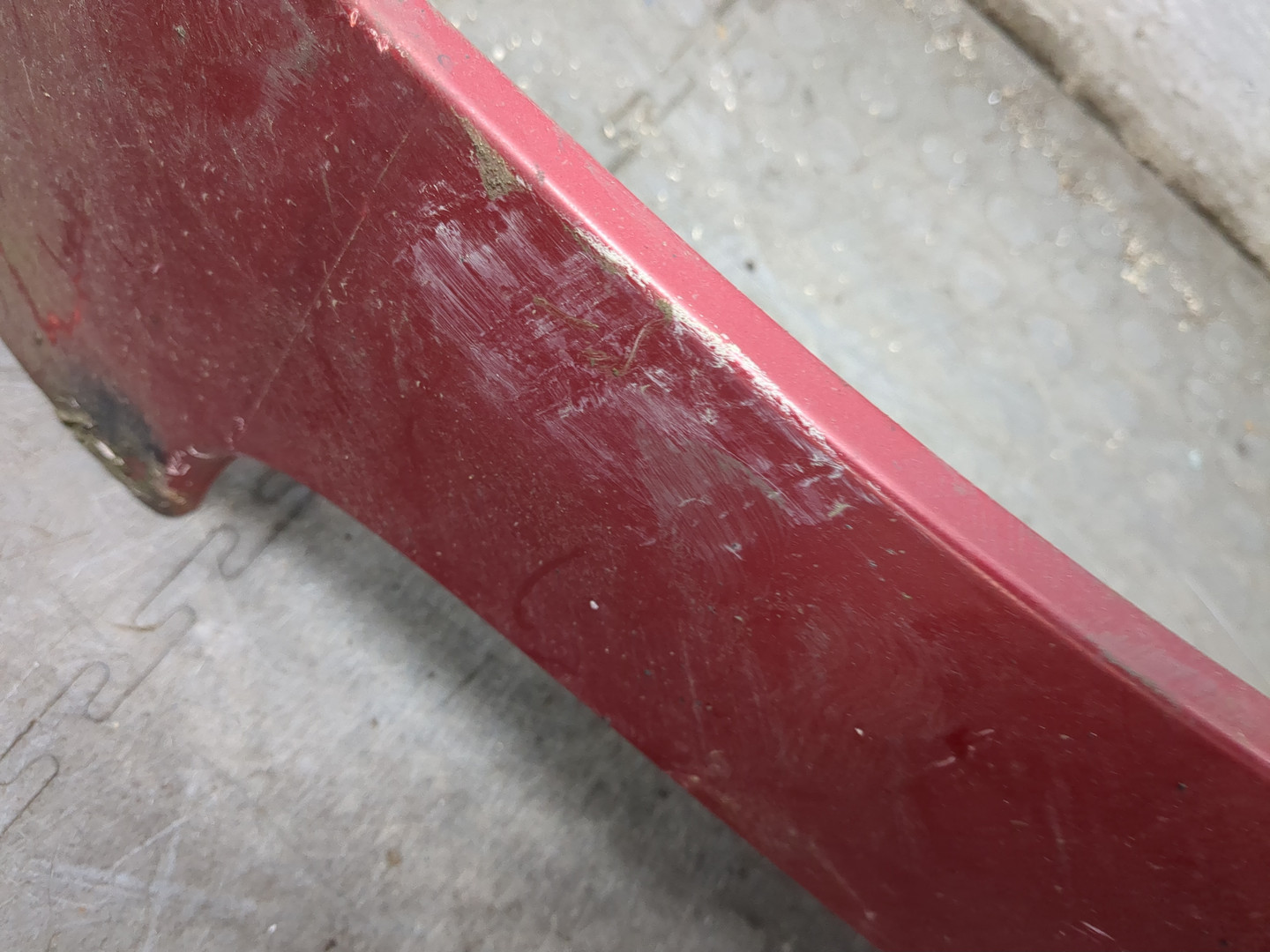 Крыло переднее левое