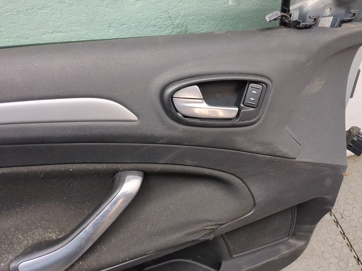 Дверь передняя левая