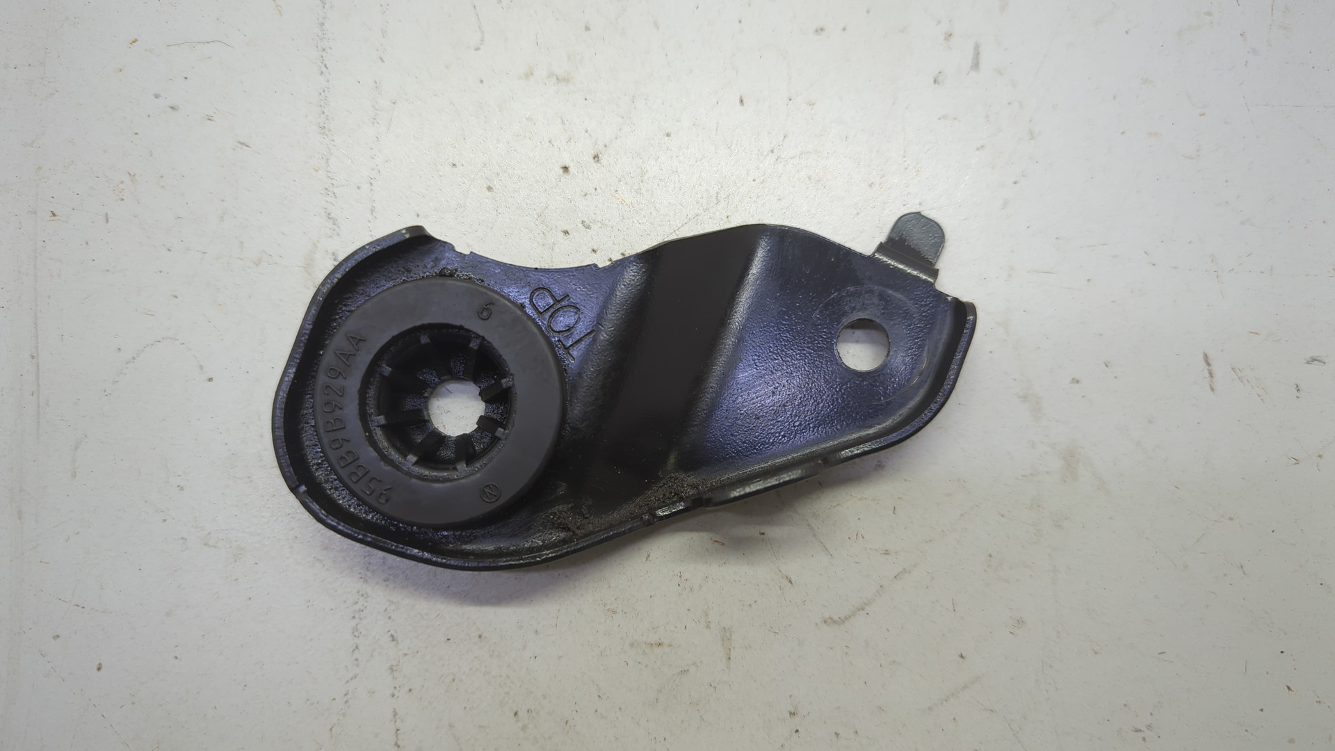 Кронштейн воздушного фильтра