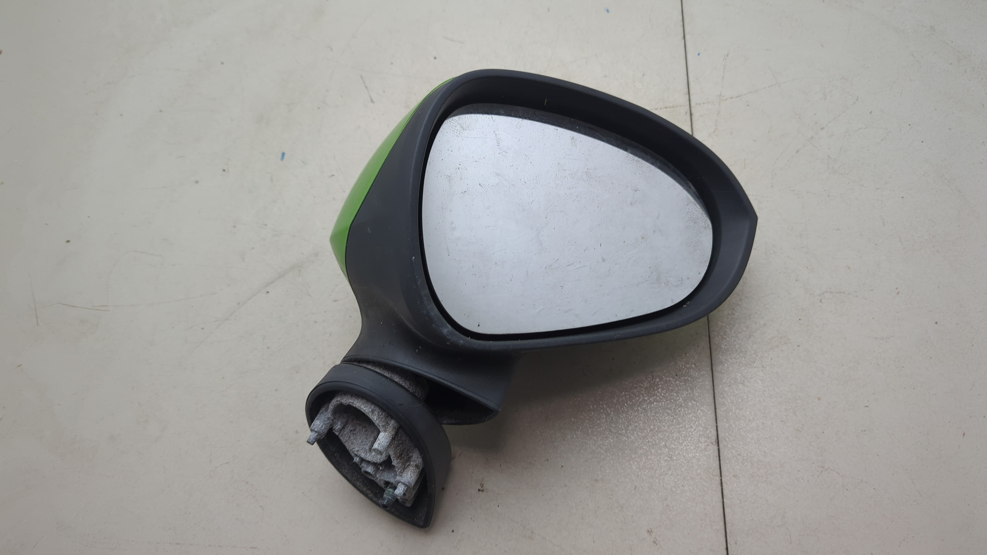 Зеркало правое электрическое