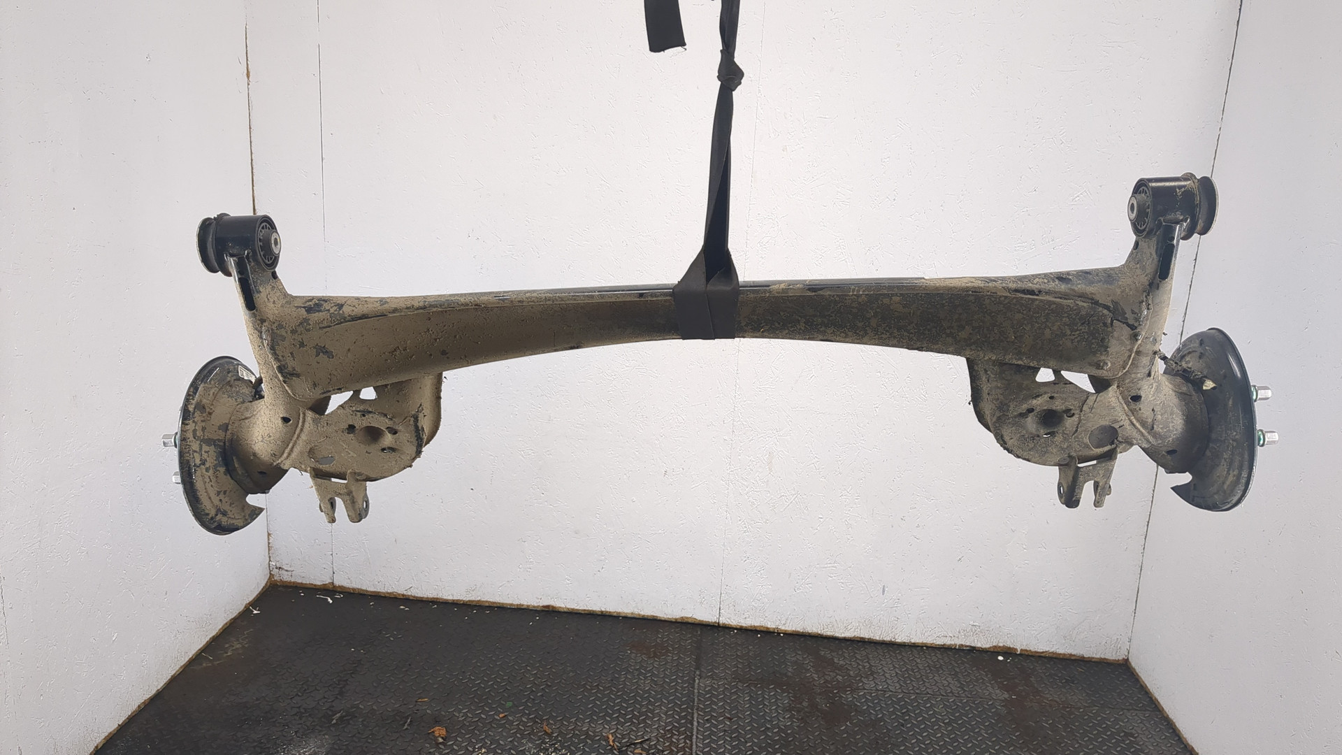 Балка задняя