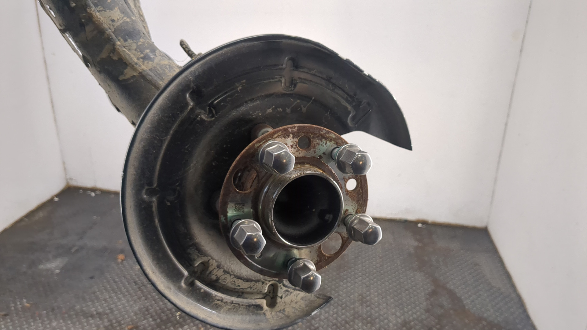 Балка задняя