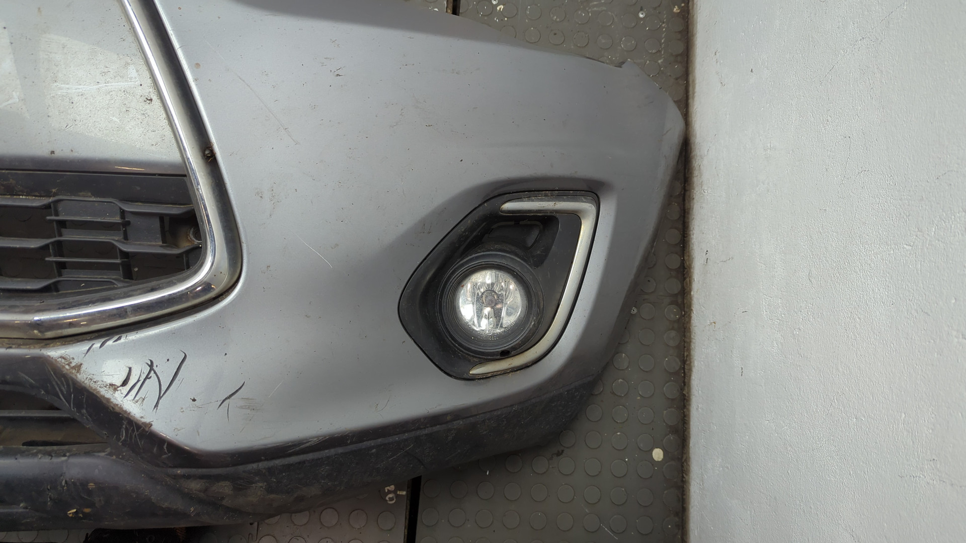 Бампер передний