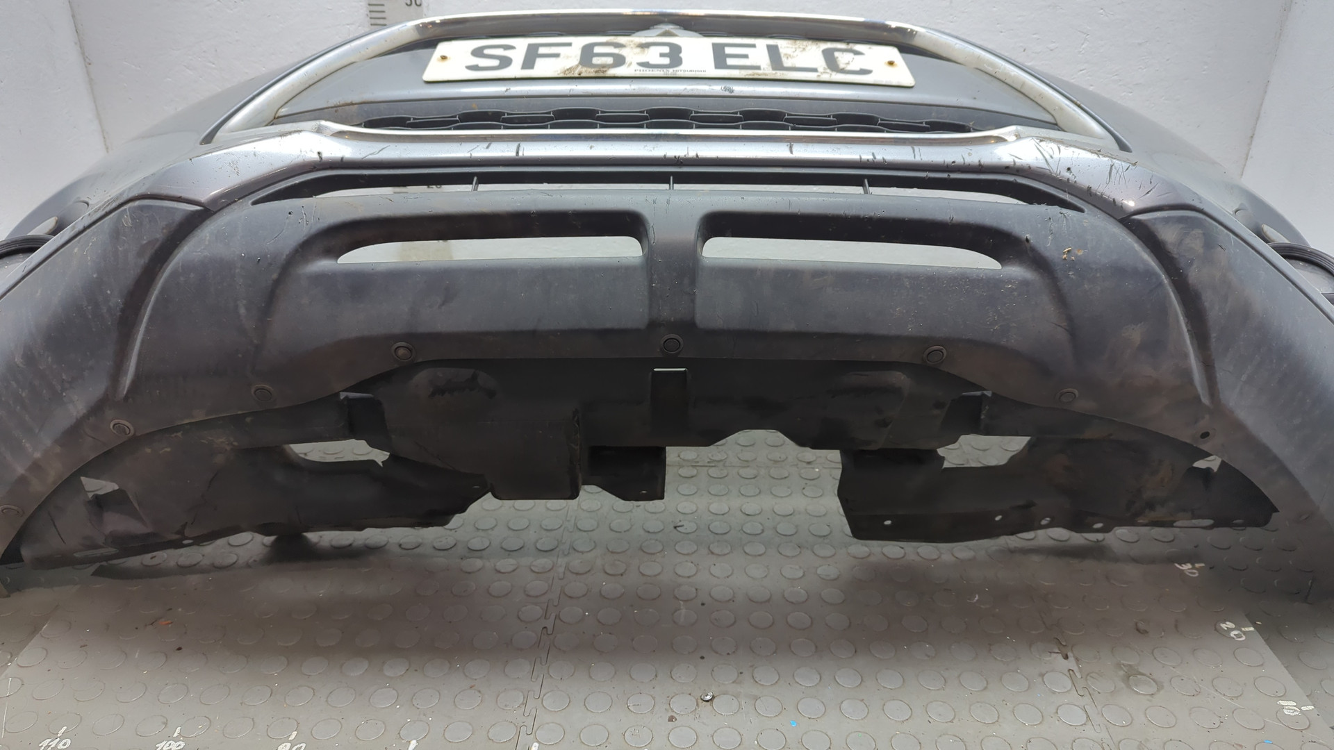 Бампер передний