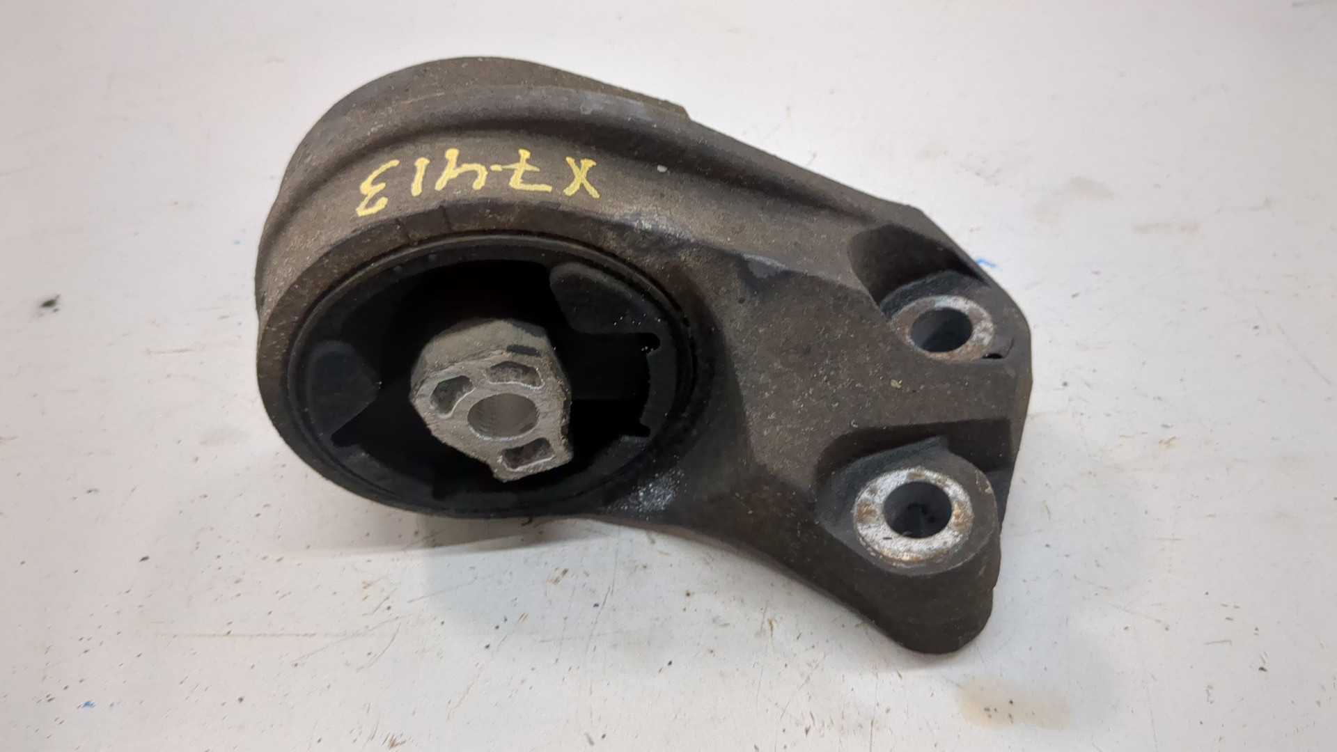 Опора двигателя