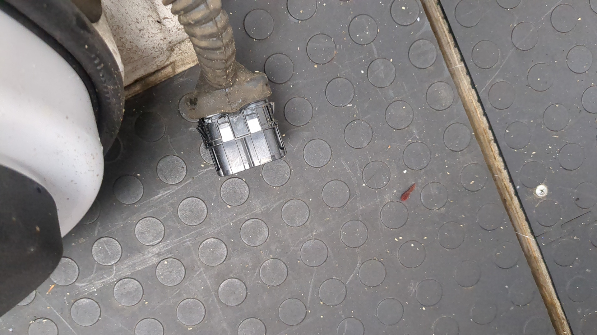 Дверь задняя левая