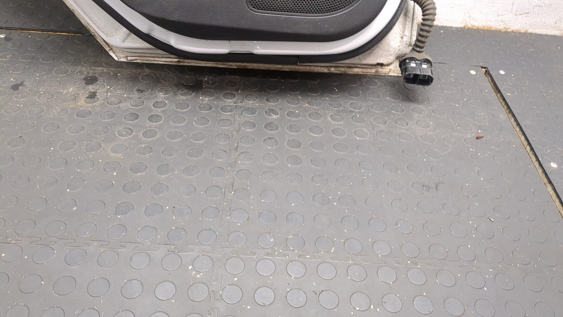 Дверь задняя левая