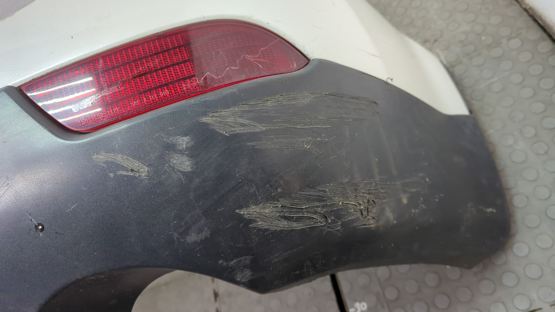 Бампер задний