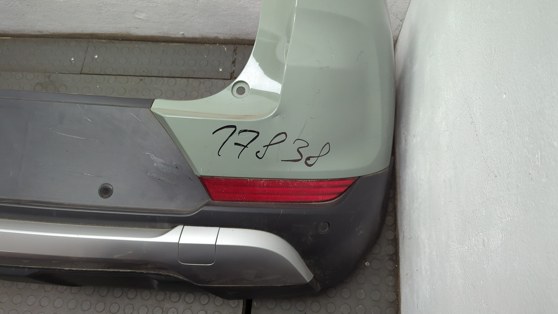 Бампер задний