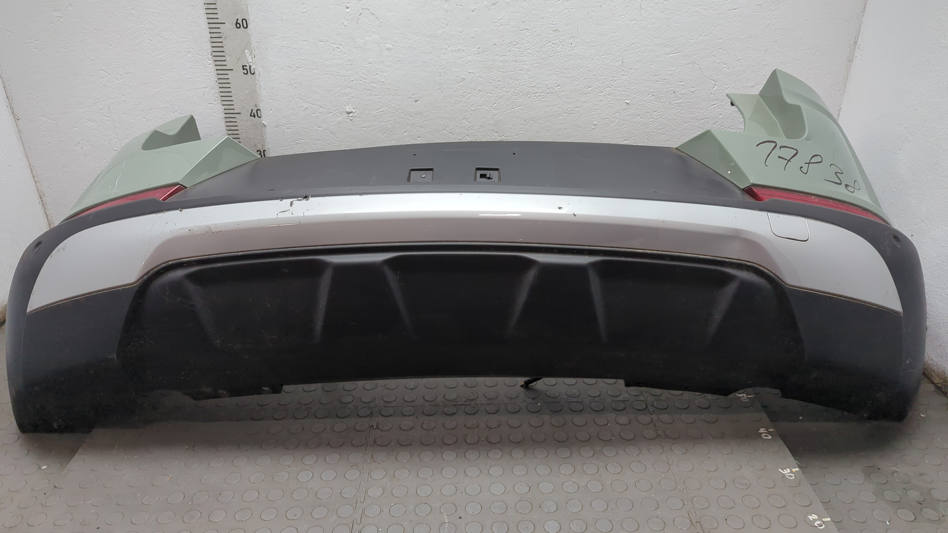 Бампер задний