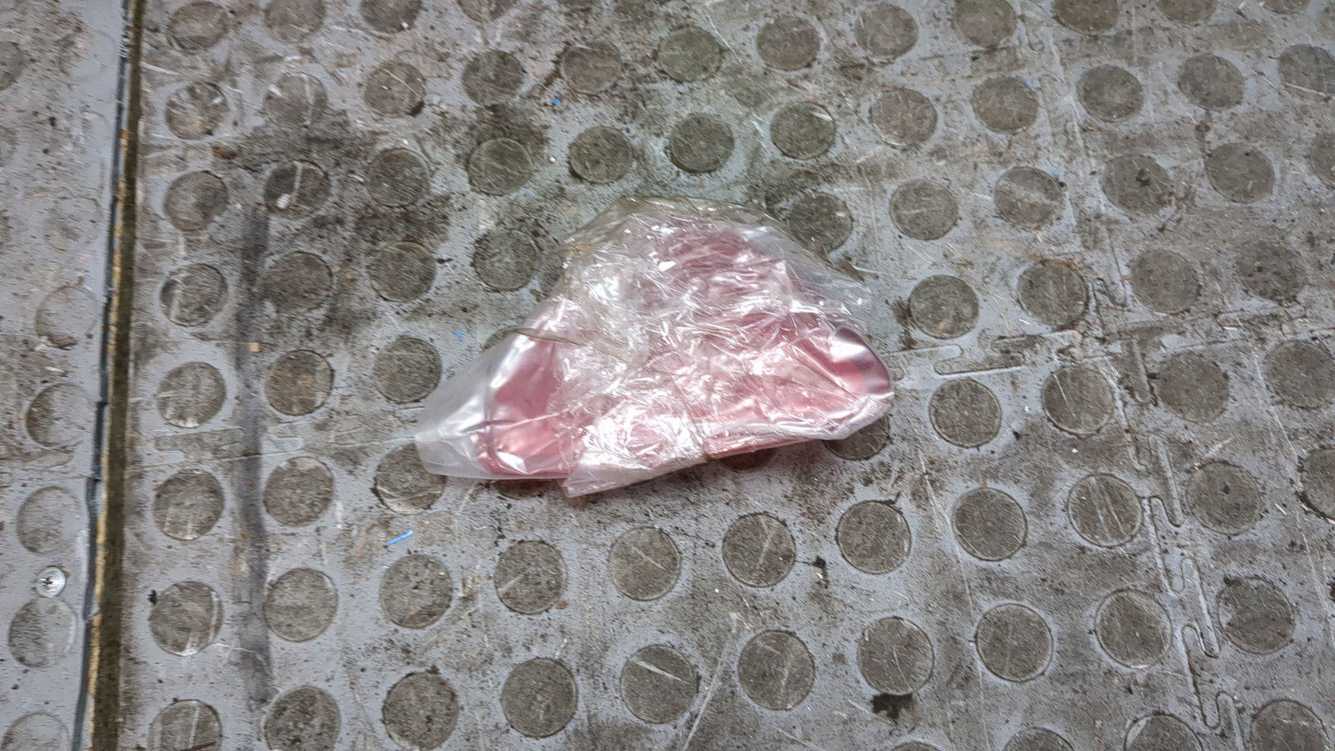 Обшивка двери передней левой