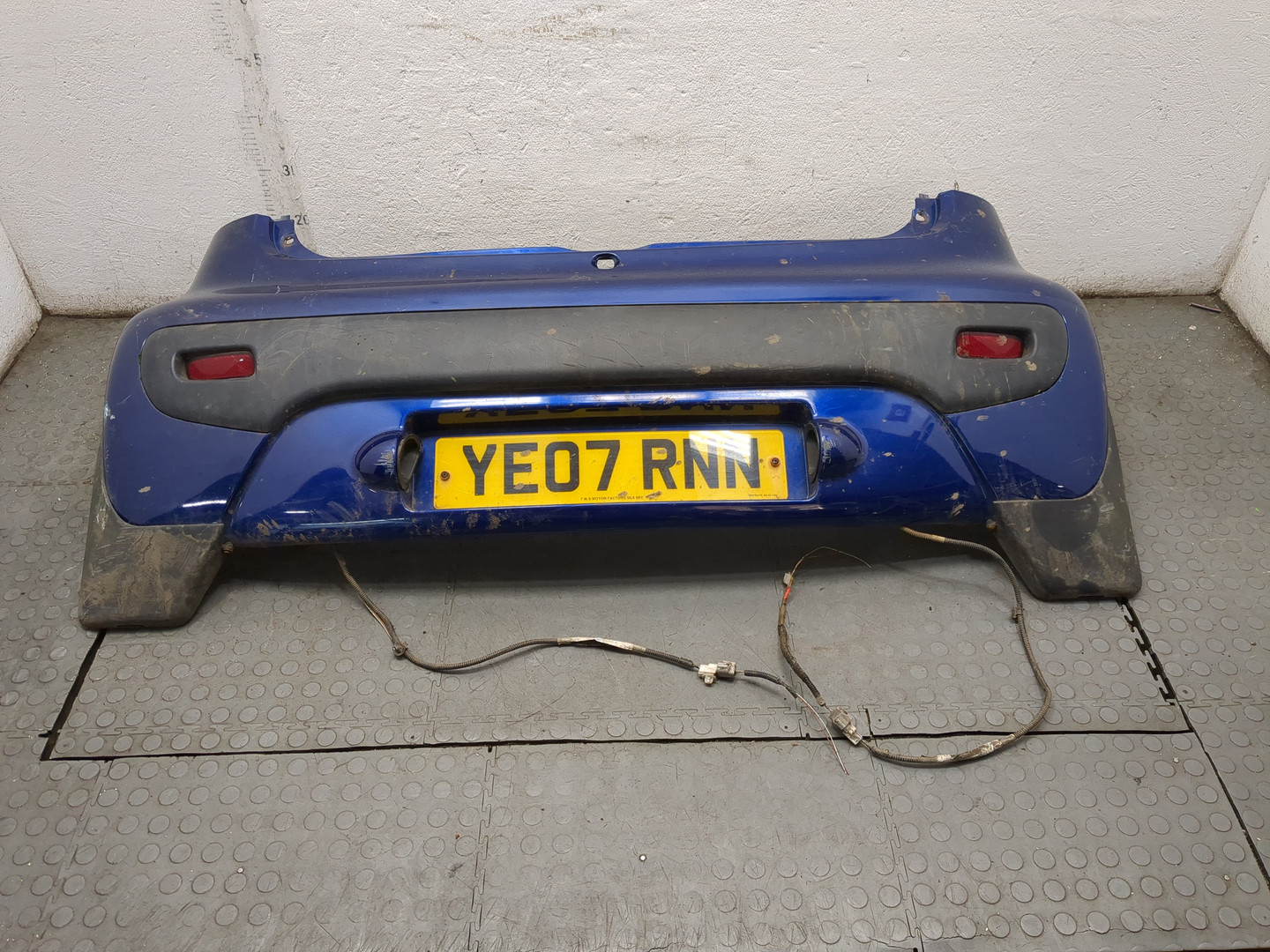 Бампер задний