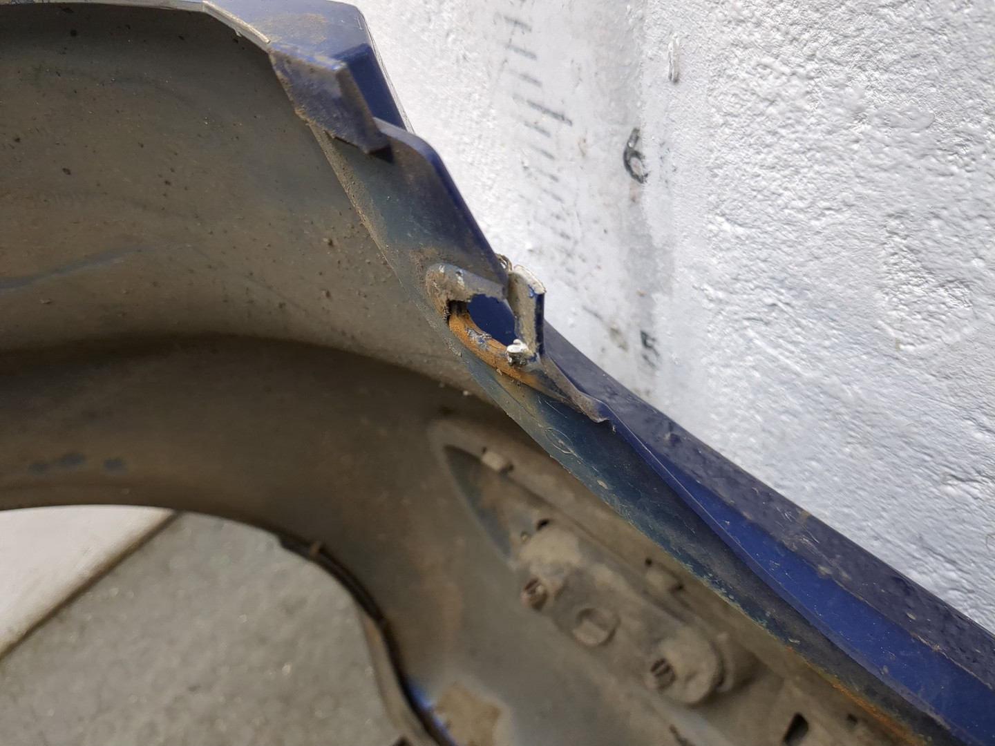 Бампер задний