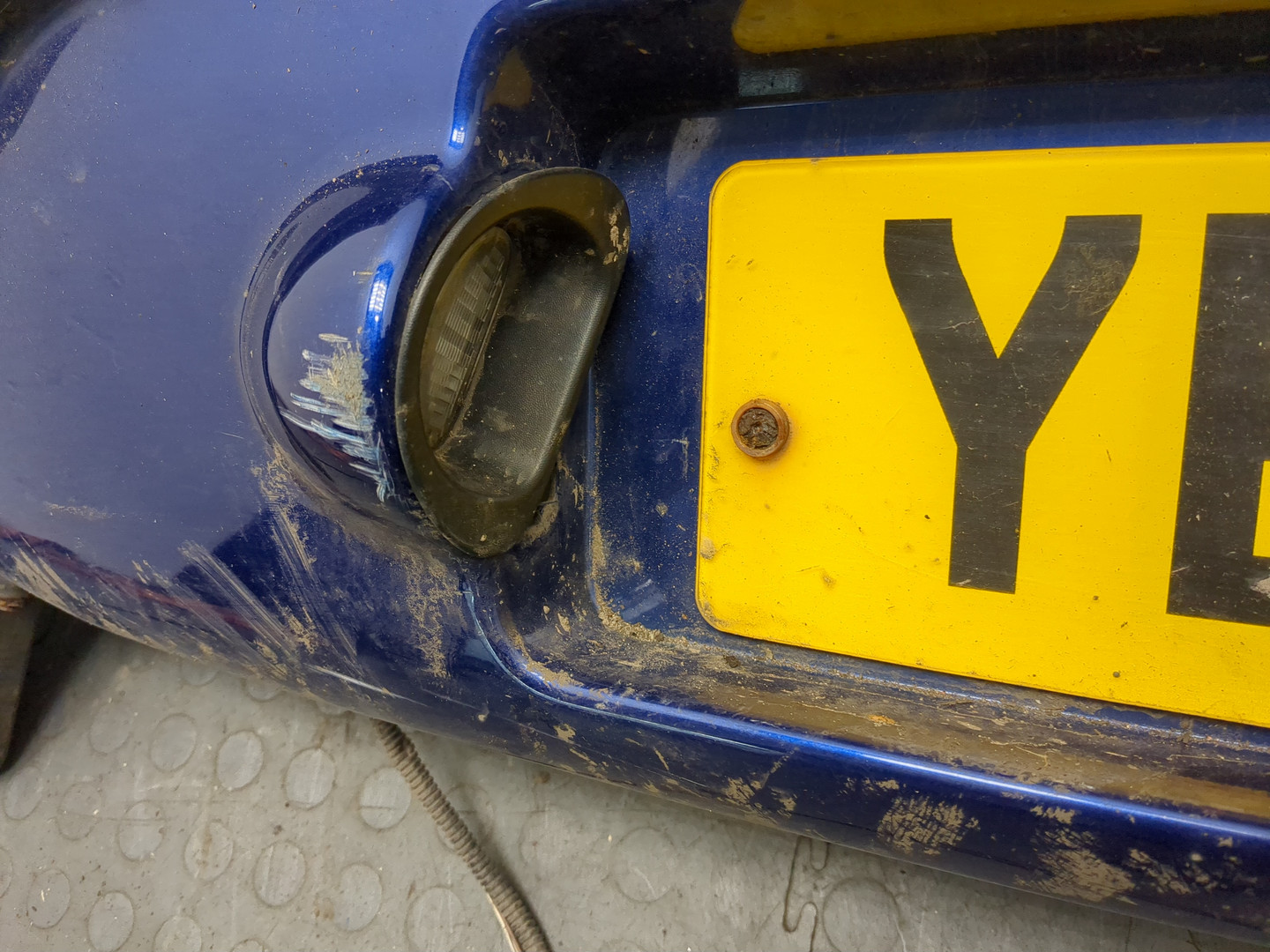 Бампер задний