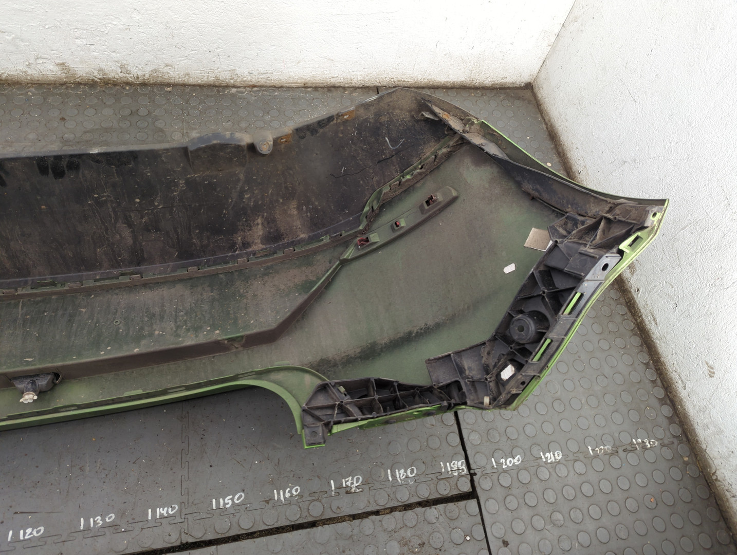 Бампер задний