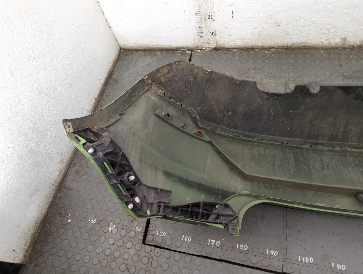 Бампер задний