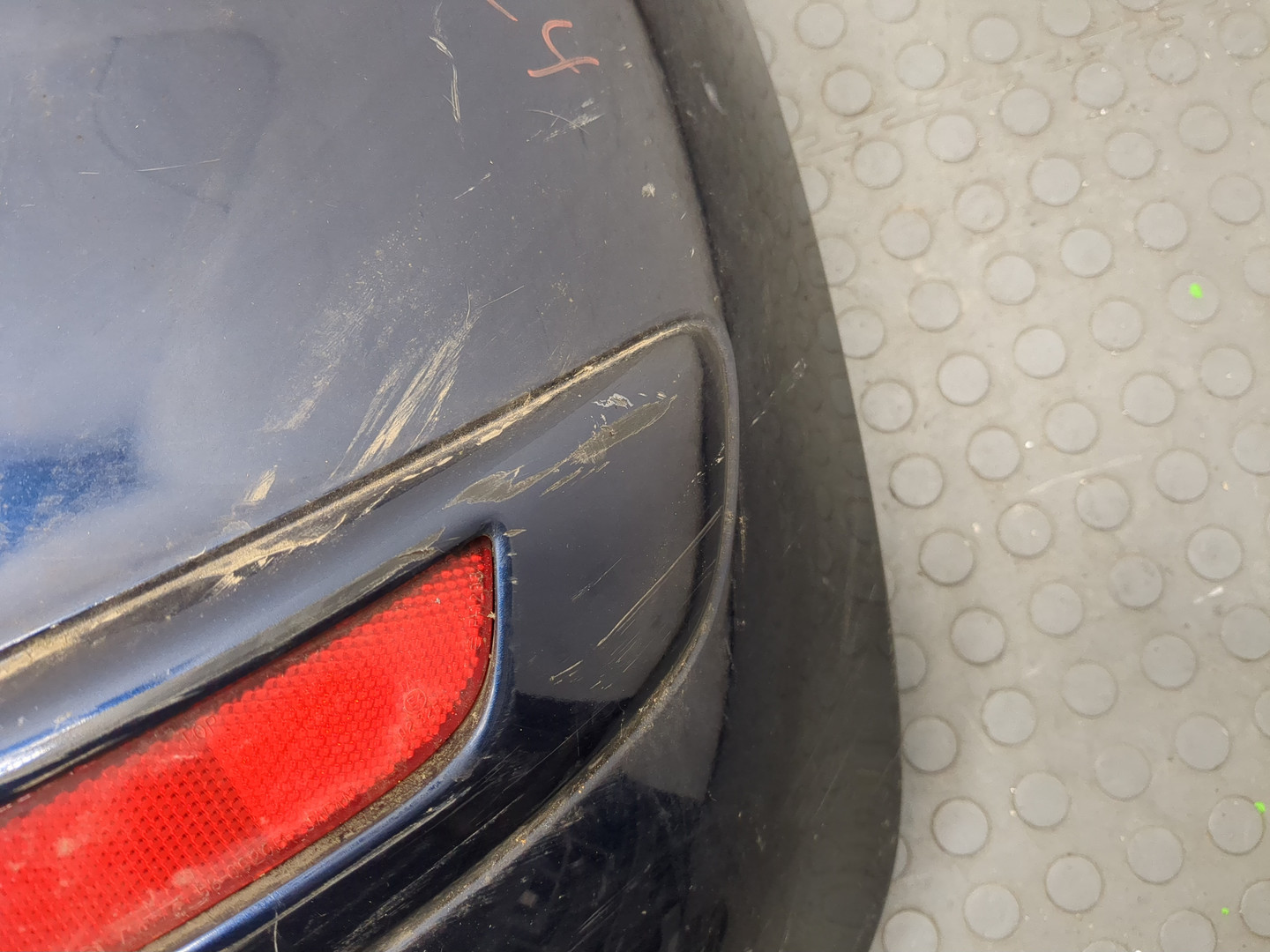 Бампер задний