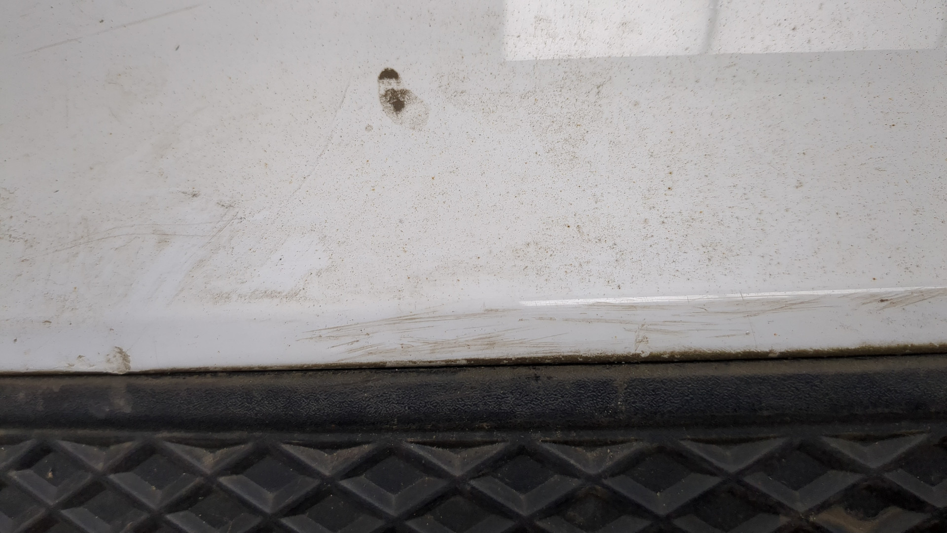 Бампер задний